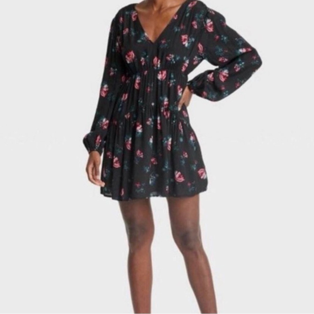 Black Floral Long Sleeve Mini Dress.‎ Size XL. NWT
